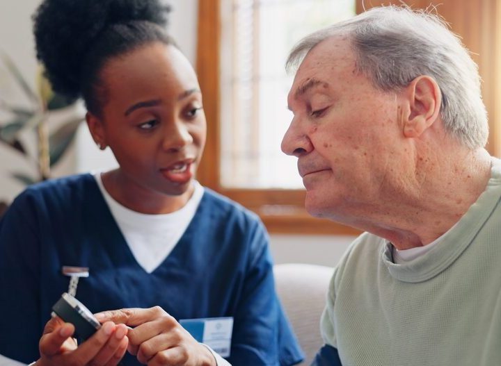 Doctor,,Woman,Or,Blood,Pressure,Of,Patient,In,Home,For Doctor,,Woman,Or,Blood,Pressure,Of,Patient,In,Home,For